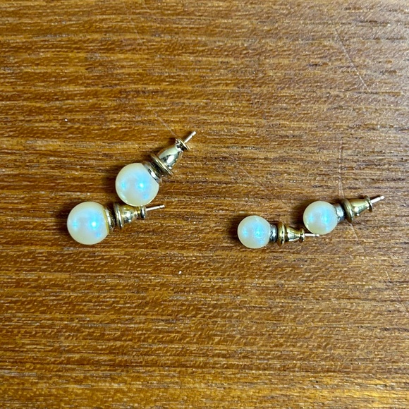Unknown Jewelry - 2 Pairs of Faux Pearl Stud Earrings